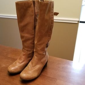 Women's boots size 8.5